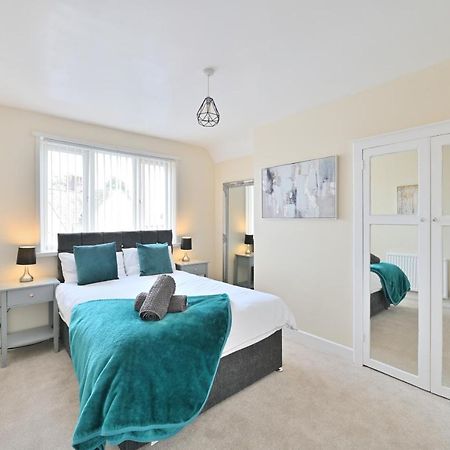 Sleek And Stylish 3 Bed In Bolton - Garden - Parking Exterior foto
