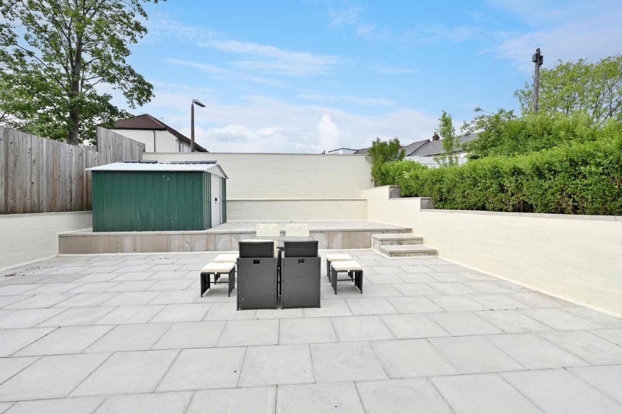 Sleek And Stylish 3 Bed In Bolton - Garden - Parking Exterior foto