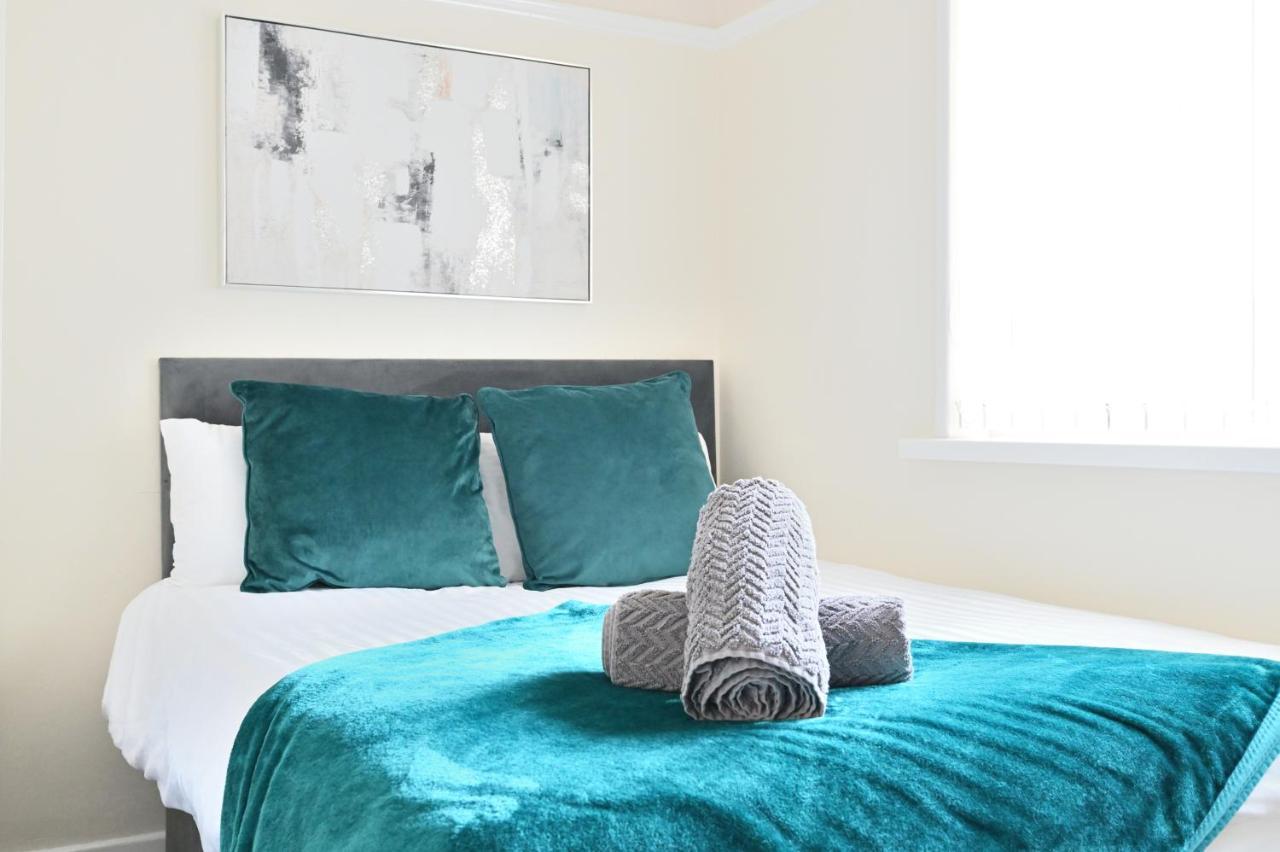 Sleek And Stylish 3 Bed In Bolton - Garden - Parking Exterior foto