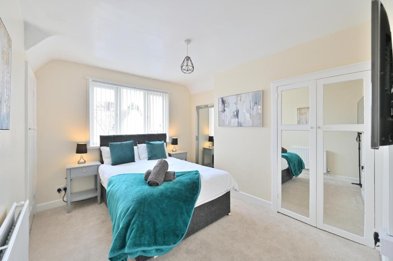 Sleek And Stylish 3 Bed In Bolton - Garden - Parking Exterior foto